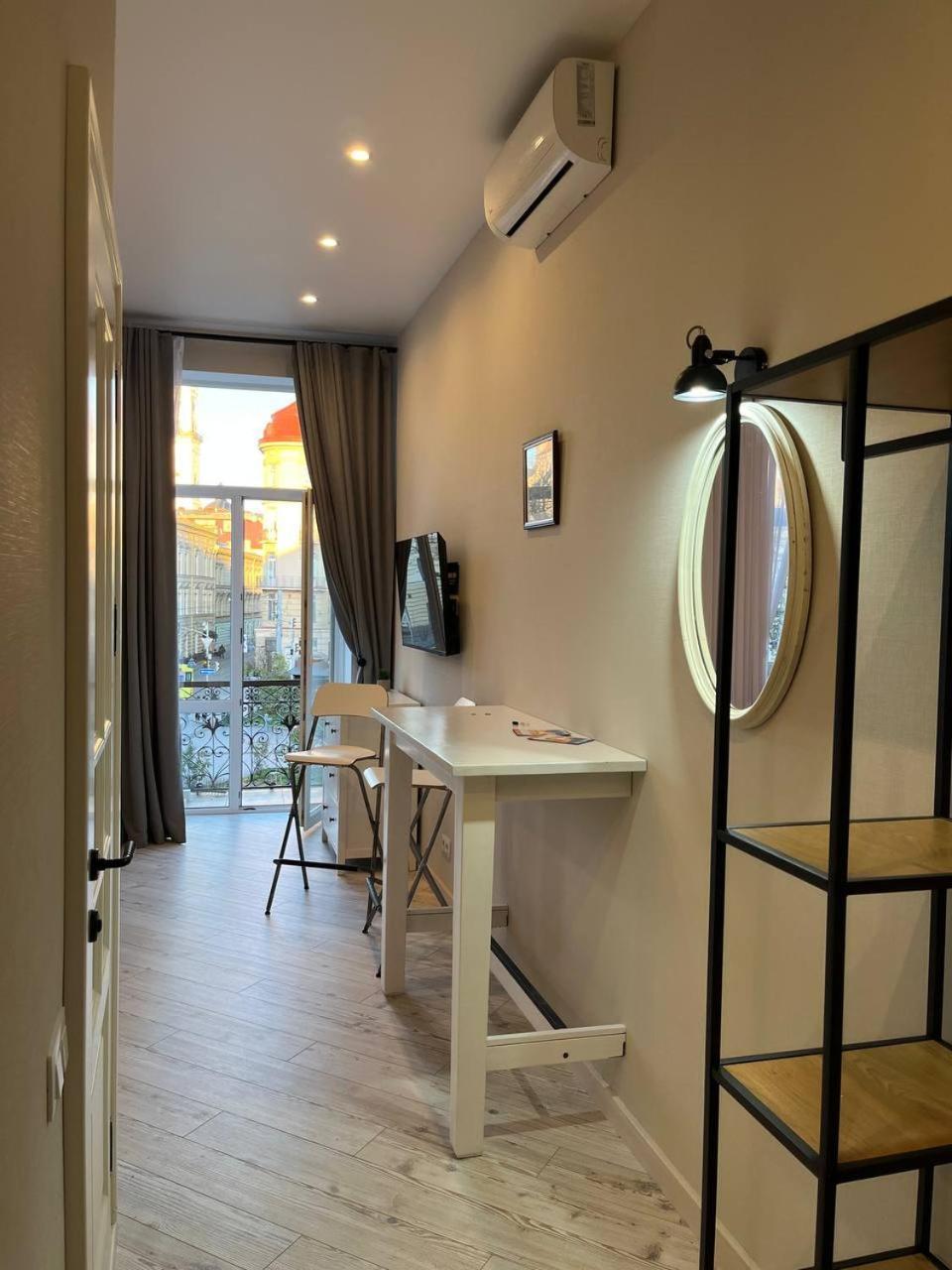 Lucky Apartmens In Centre Lviv 리비프 외부 사진